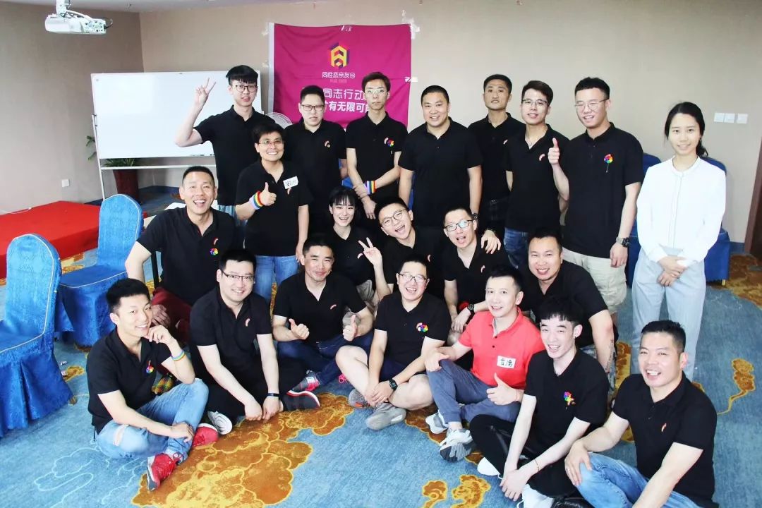 关于球队迎来重大人事调整，球员态度积极显示团队合作的信息